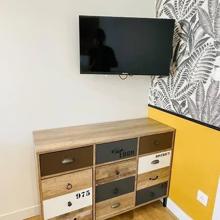 Le Belloc- Suberbe T1 Bis - Au Calme - Terrasse - Vue Jardin דירה אז'ן