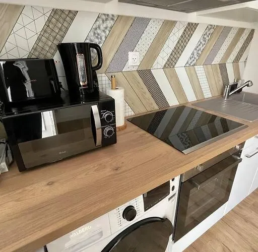 Le Belloc- Suberbe T1 Bis - Au Calme - Terrasse - Vue Jardin Apartamento *