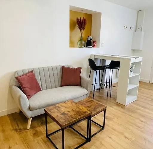 Le Belloc- Suberbe T1 Bis - Au Calme - Terrasse - Vue Jardin Agen